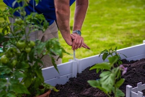 Vita Classic 6'L x 6'W x 22"H Vinyl Keyhole Composting Garden Bed - Image 6